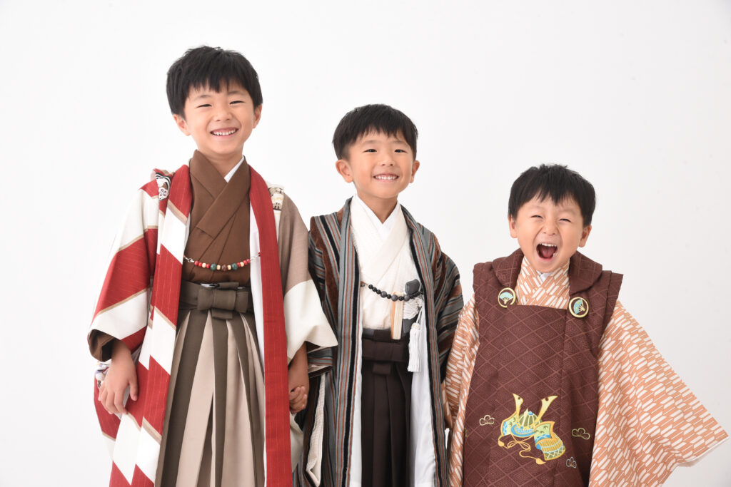 スタジオピック 写真館 Studio PIC 仲良し３兄弟👬✨