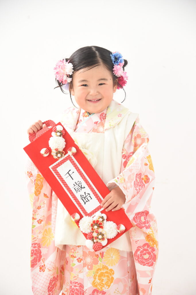 スタジオピック 写真館 Studio PIC お花いっぱい３歳ちゃん💐