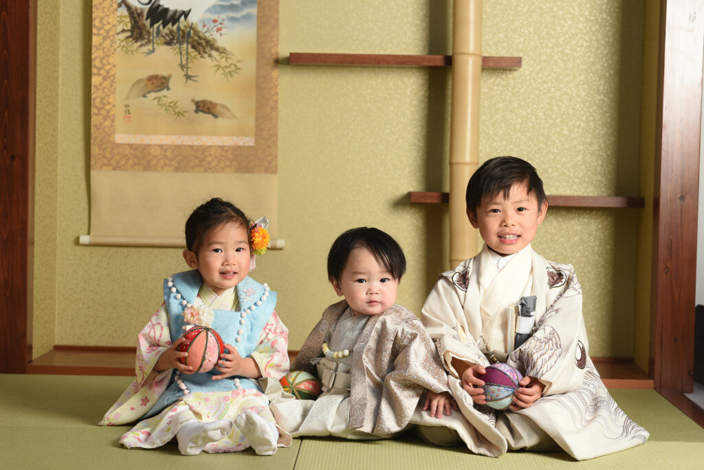 スタジオピック 写真館 Studio PIC 奇跡のきょうだいショット！