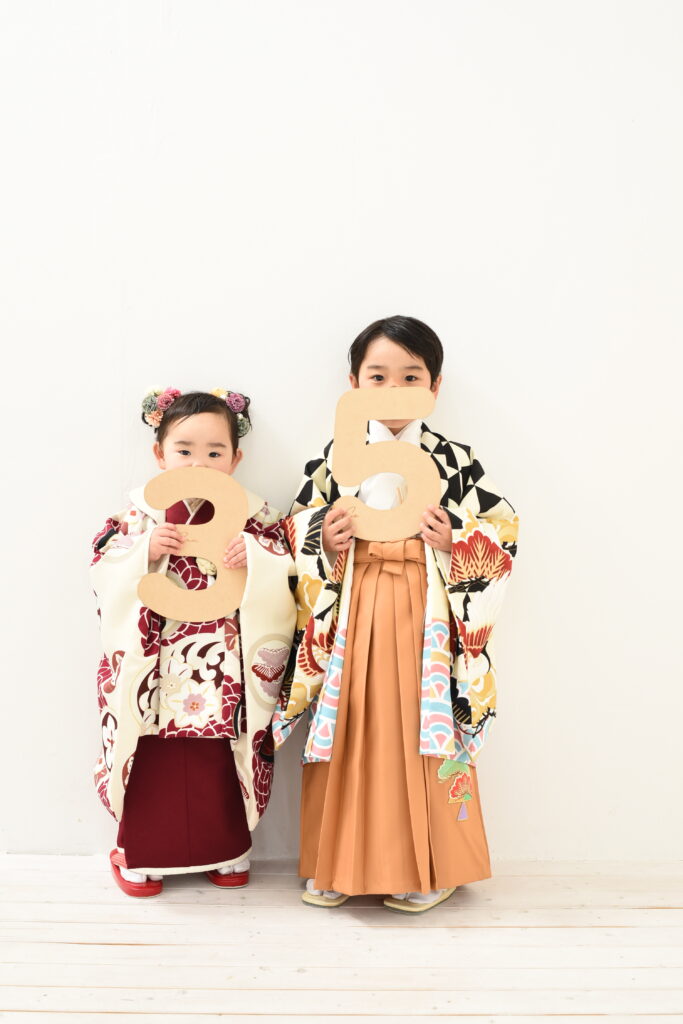 スタジオピック 新松戸店 スタッフブログ 🌸仲良しきょうだい、おかおを隠して・・・👘