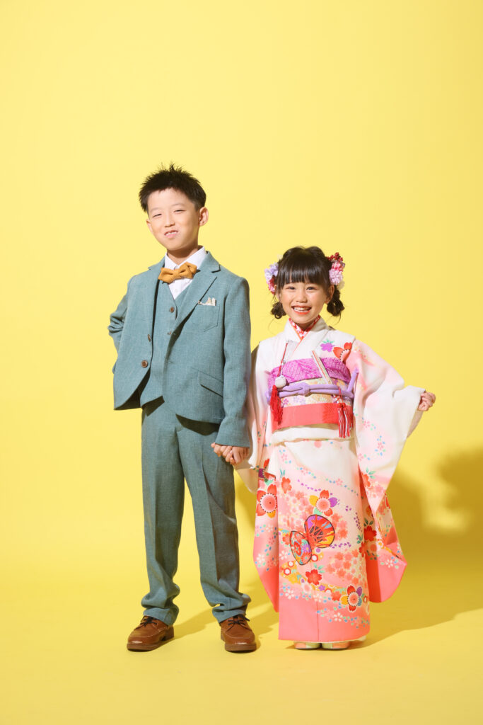 スタジオピック つくば店 スタッフブログ 【7歳七五三】10歳のお兄ちゃんと一緒に残す、今だけのきょうだい写真