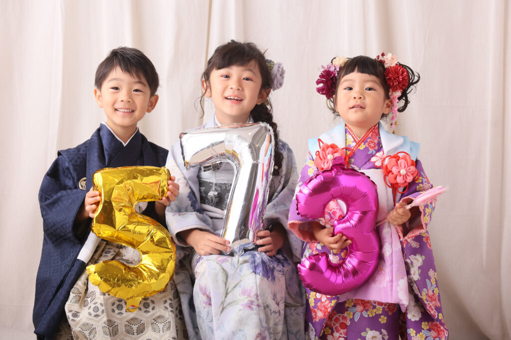 スタジオピック つくば店 スタッフブログ 【つくば市・七五三】3歳・5歳・7歳の三人同時撮影♪きょうだいで残す特別な七五三
