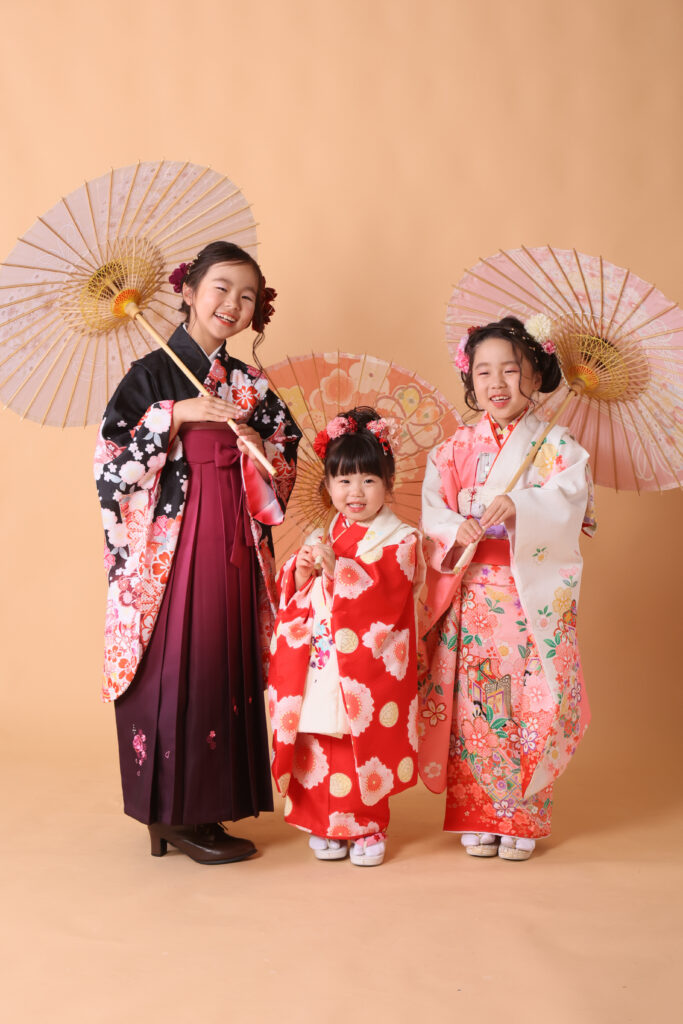 スタジオピック つくば店 スタッフブログ つくば・七五三＆ハーフ成人】3歳・7歳・10歳、三姉妹それぞれの「今」を一枚に