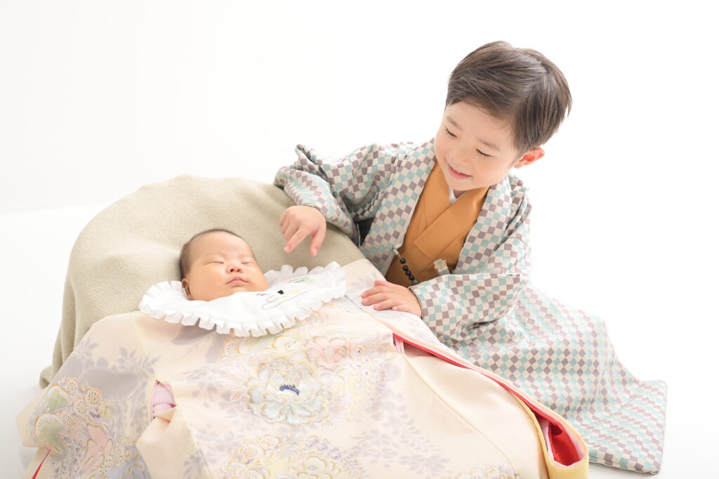 スタジオピック 水戸本店 スタッフブログ お兄ちゃんらしい優しさも一緒に。七五三とお宮参りの家族写真