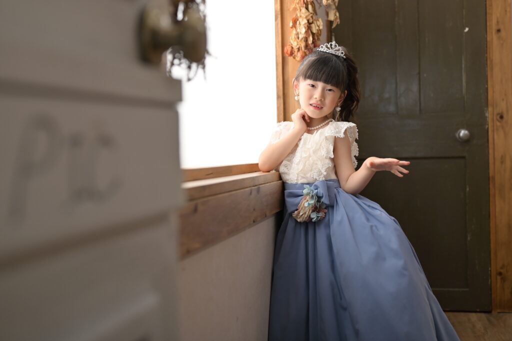 スタジオピック 水戸本店 スタッフブログ 成長を感じるひととき。自分からポーズを決めた7歳の七五三撮影