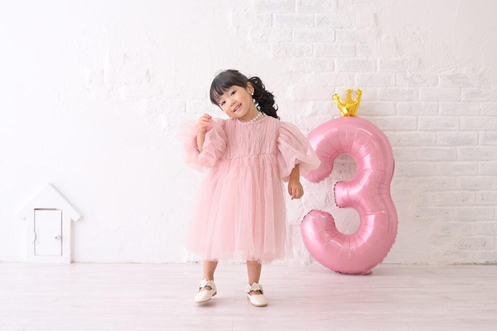 スタジオピック 水戸本店 スタッフブログ 3歳七五三とお誕生日を一緒にお祝い♪今だけのかわいさを残して